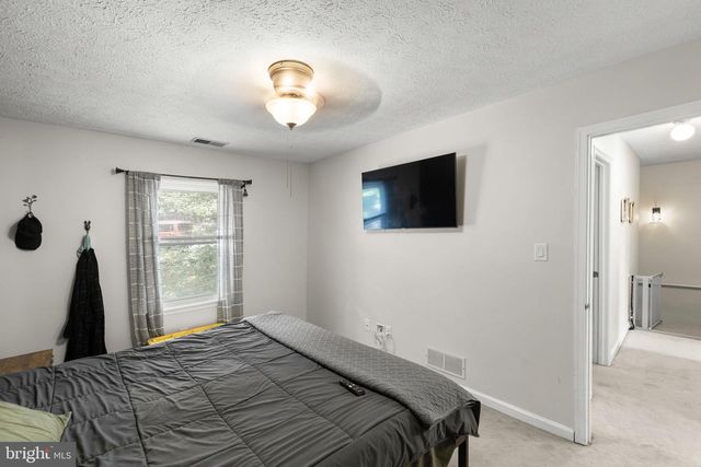 334 OVERLOOK DR, Cross Junction, VA 22625