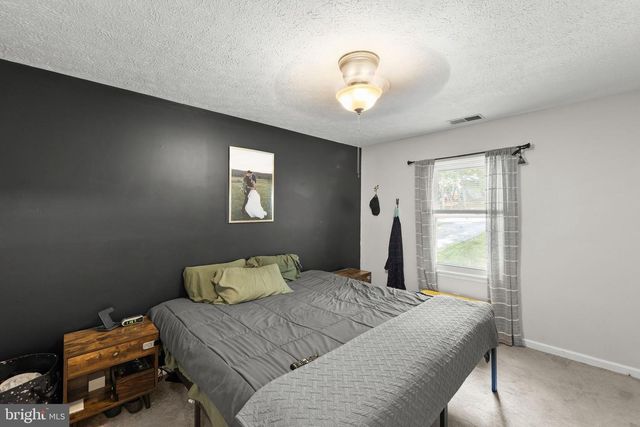 334 OVERLOOK DR, Cross Junction, VA 22625