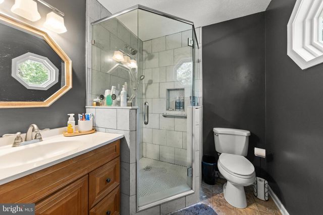 334 OVERLOOK DR, Cross Junction, VA 22625