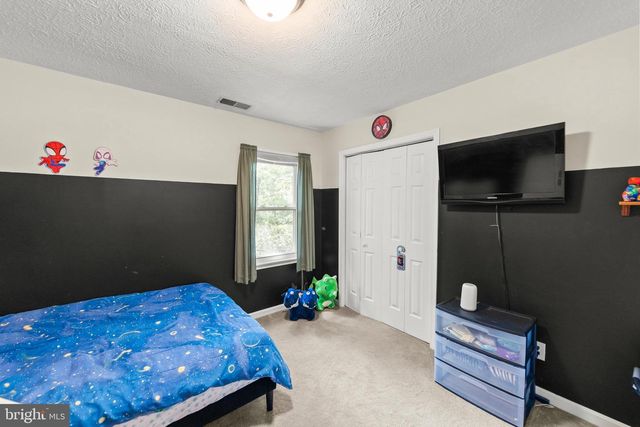334 OVERLOOK DR, Cross Junction, VA 22625