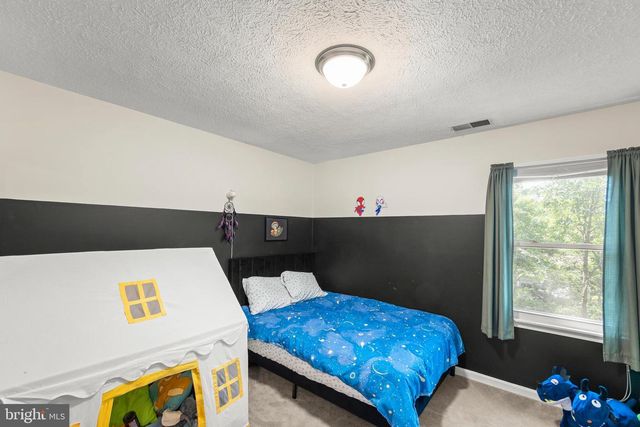 334 OVERLOOK DR, Cross Junction, VA 22625