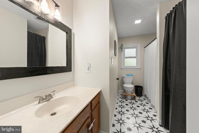 334 OVERLOOK DR, Cross Junction, VA 22625