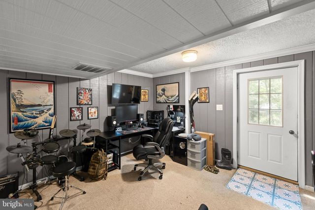 334 OVERLOOK DR, Cross Junction, VA 22625