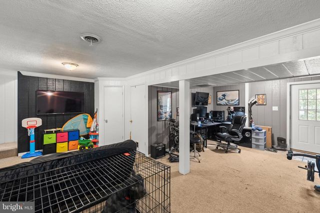 334 OVERLOOK DR, Cross Junction, VA 22625