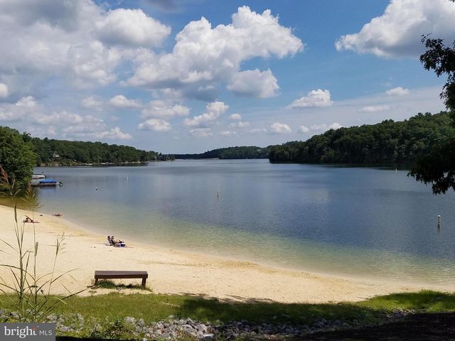 334 OVERLOOK DR, Cross Junction, VA 22625