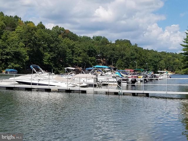 334 OVERLOOK DR, Cross Junction, VA 22625