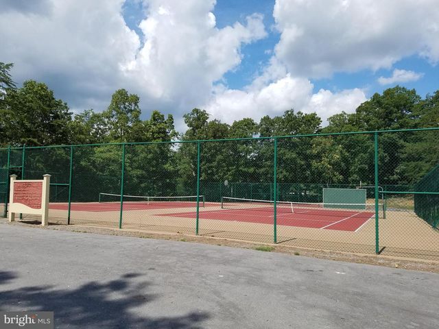 334 OVERLOOK DR, Cross Junction, VA 22625