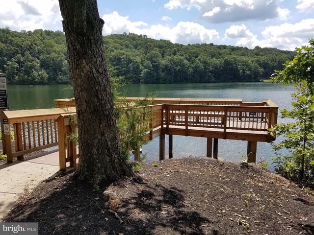 334 OVERLOOK DR, Cross Junction, VA 22625