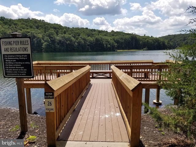 334 OVERLOOK DR, Cross Junction, VA 22625