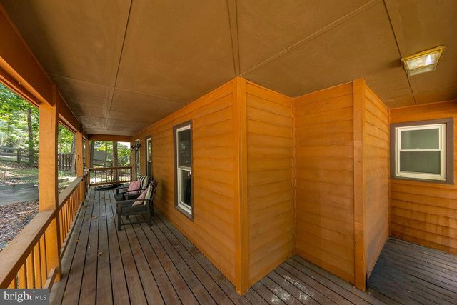 334 OVERLOOK DR, Cross Junction, VA 22625