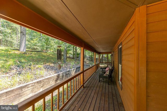 334 OVERLOOK DR, Cross Junction, VA 22625