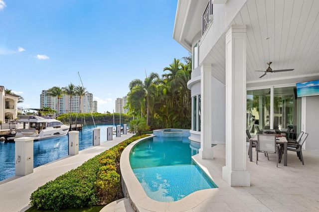 863 Enfield Street, Boca Raton, FL 33487