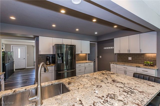 2430 Rockside Road, Seven Hills, OH 44131