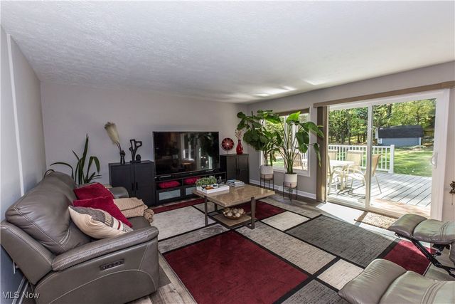 2430 Rockside Road, Seven Hills, OH 44131