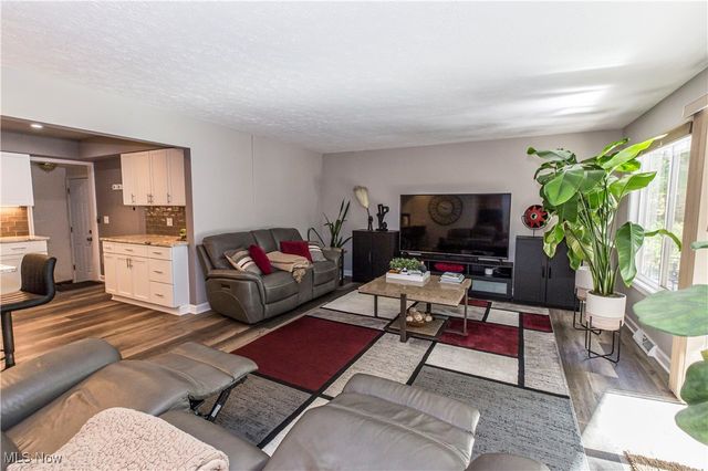 2430 Rockside Road, Seven Hills, OH 44131