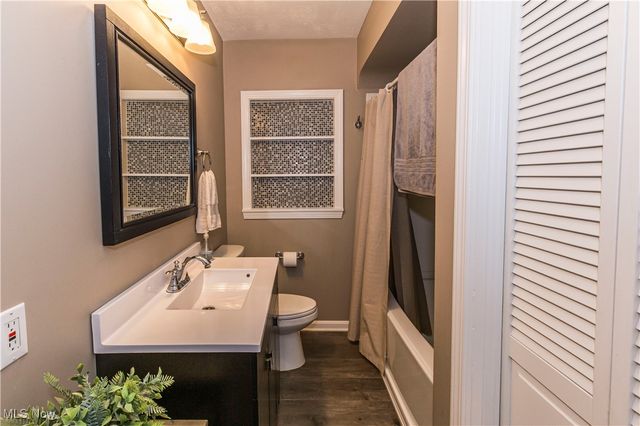 2430 Rockside Road, Seven Hills, OH 44131