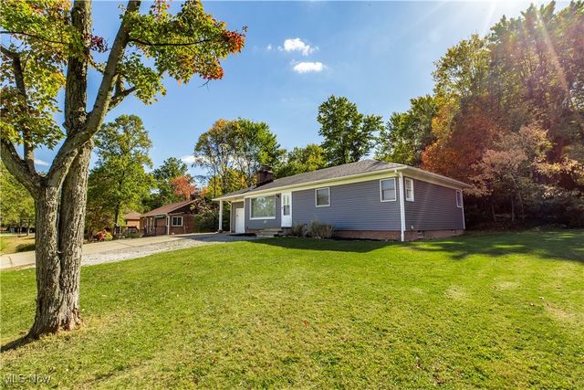 2430 Rockside Road, Seven Hills, OH 44131