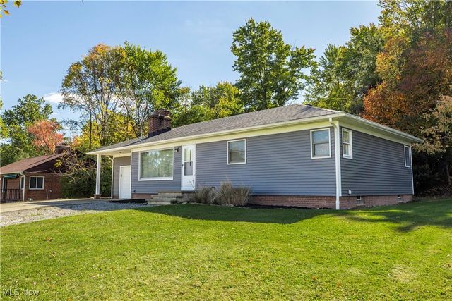 2430 Rockside Road, Seven Hills, OH 44131