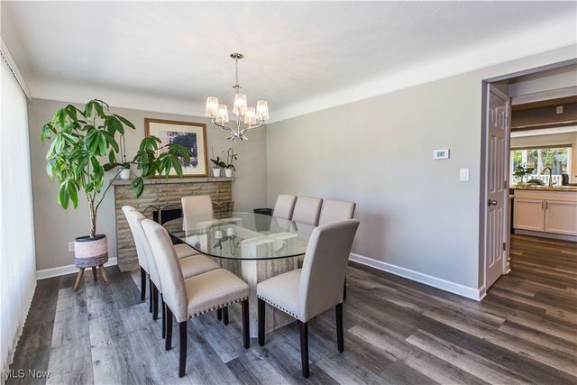 2430 Rockside Road, Seven Hills, OH 44131