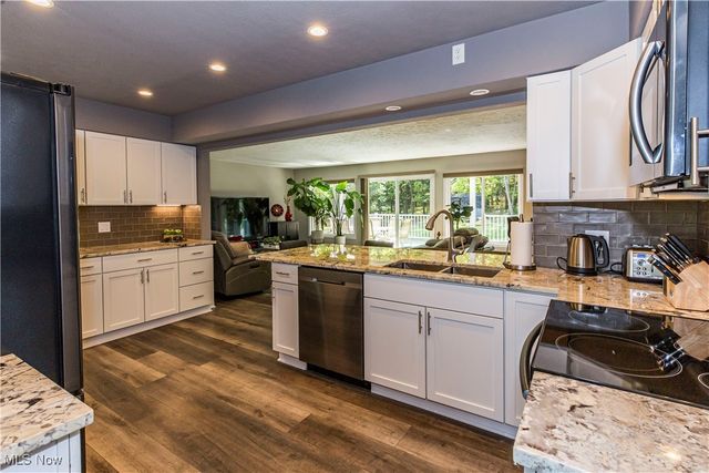 2430 Rockside Road, Seven Hills, OH 44131