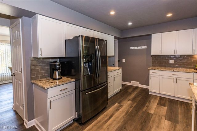 2430 Rockside Road, Seven Hills, OH 44131