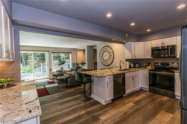 2430 Rockside Road, Seven Hills, OH 44131