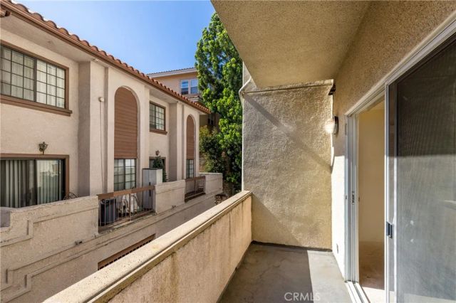 2915 Montrose Avenue 430, Glendale, CA 91214