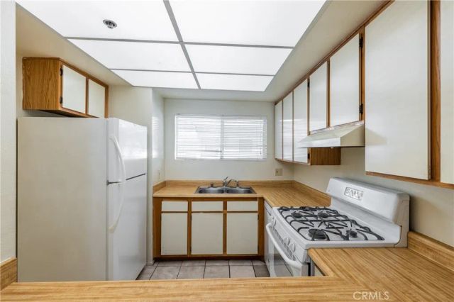 2915 Montrose Avenue 430, Glendale, CA 91214