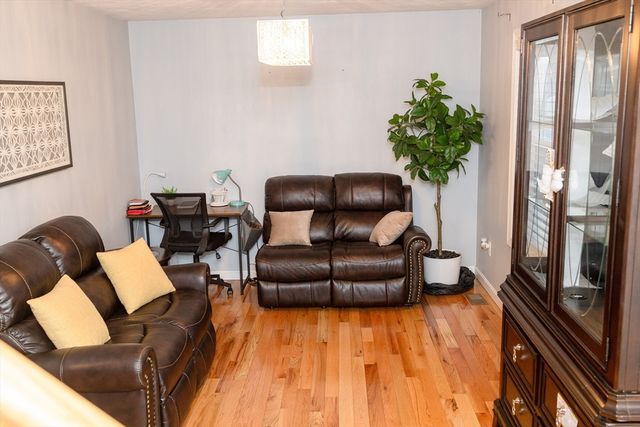 129 Quinapoxet Street, Holden, MA 01522