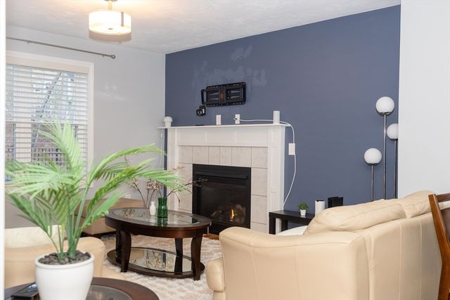 129 Quinapoxet Street, Holden, MA 01522