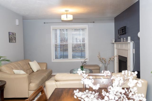 129 Quinapoxet Street, Holden, MA 01522