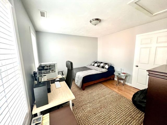 129 Quinapoxet Street, Holden, MA 01522