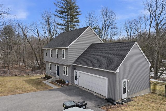 129 Quinapoxet Street, Holden, MA 01522