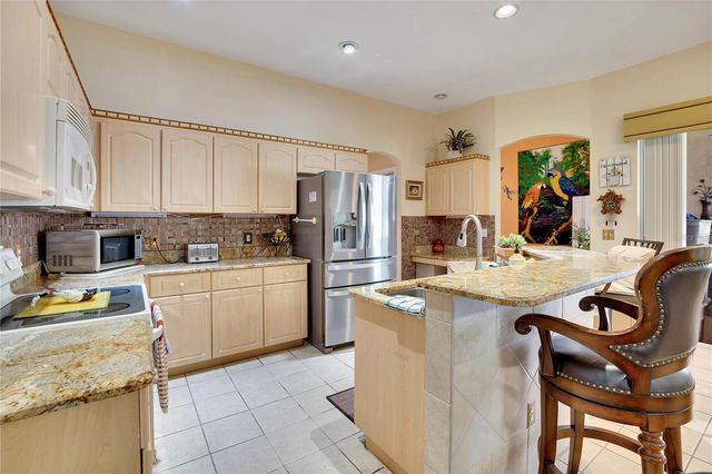 813 INNERGARY PLACE, Valrico, FL 33594
