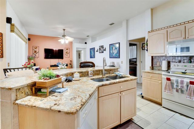 813 INNERGARY PLACE, Valrico, FL 33594