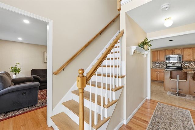 10 Horseshoe Lane, Clinton, MA 01510