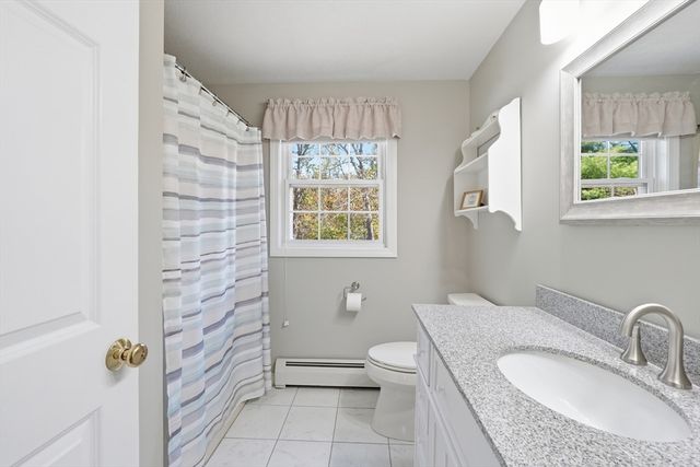 10 Horseshoe Lane, Clinton, MA 01510
