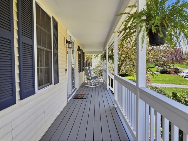 10 Horseshoe Lane, Clinton, MA 01510