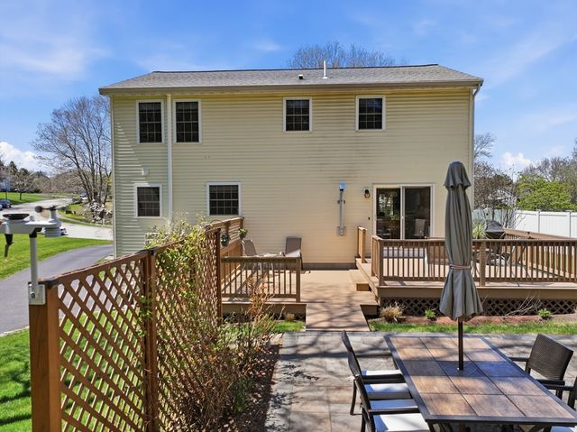 10 Horseshoe Lane, Clinton, MA 01510