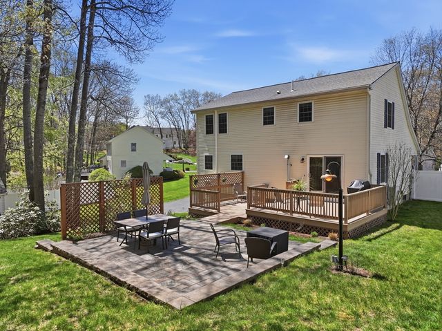 10 Horseshoe Lane, Clinton, MA 01510