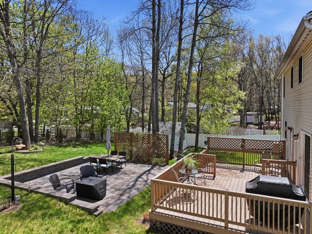 10 Horseshoe Lane, Clinton, MA 01510