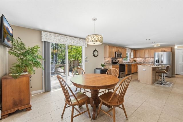 10 Horseshoe Lane, Clinton, MA 01510