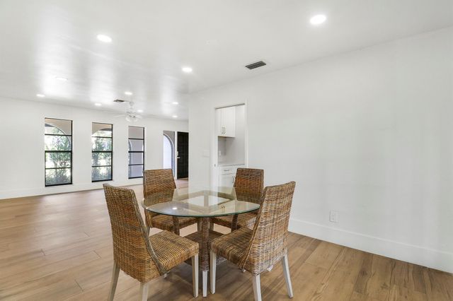 1009 Alamanda Drive, North Palm Beach, FL 33408