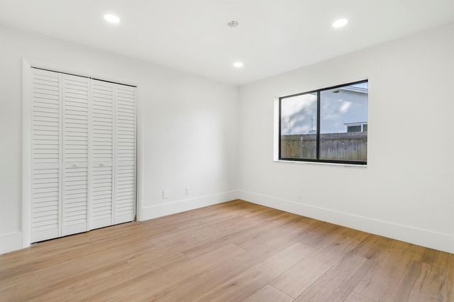 1009 Alamanda Drive, North Palm Beach, FL 33408