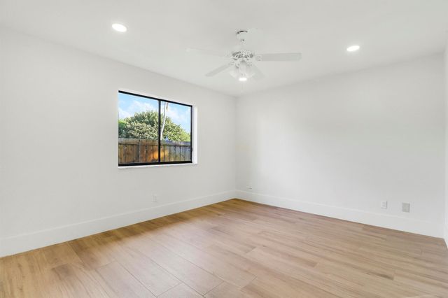 1009 Alamanda Drive, North Palm Beach, FL 33408