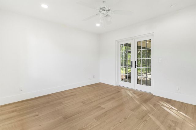 1009 Alamanda Drive, North Palm Beach, FL 33408