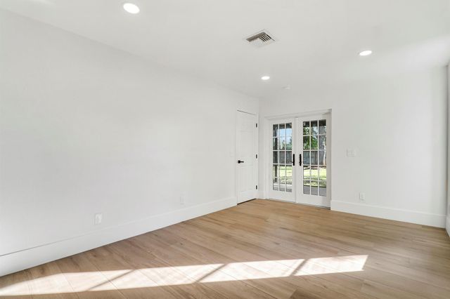 1009 Alamanda Drive, North Palm Beach, FL 33408