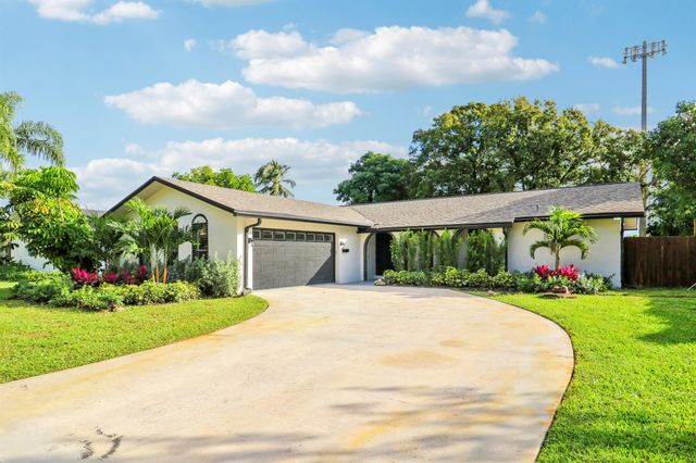 1009 Alamanda Drive, North Palm Beach, FL 33408