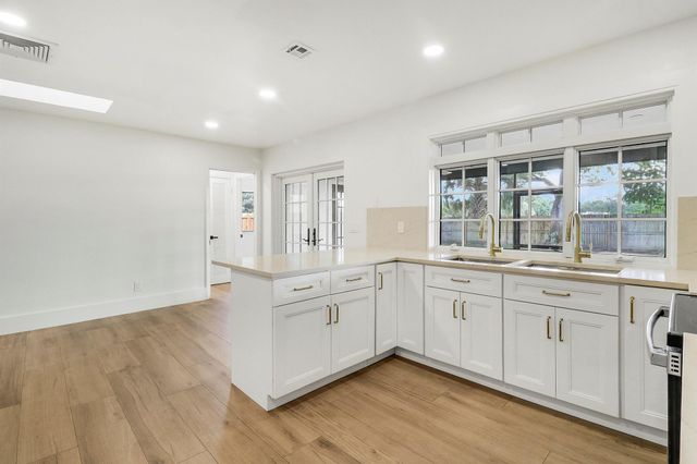 1009 Alamanda Drive, North Palm Beach, FL 33408