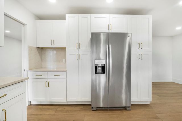 1009 Alamanda Drive, North Palm Beach, FL 33408